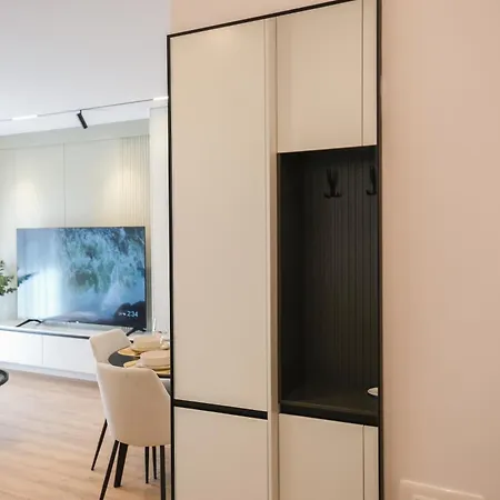 Matisse No25 Luxury 2 Bedrooms With Parking Τίρανα