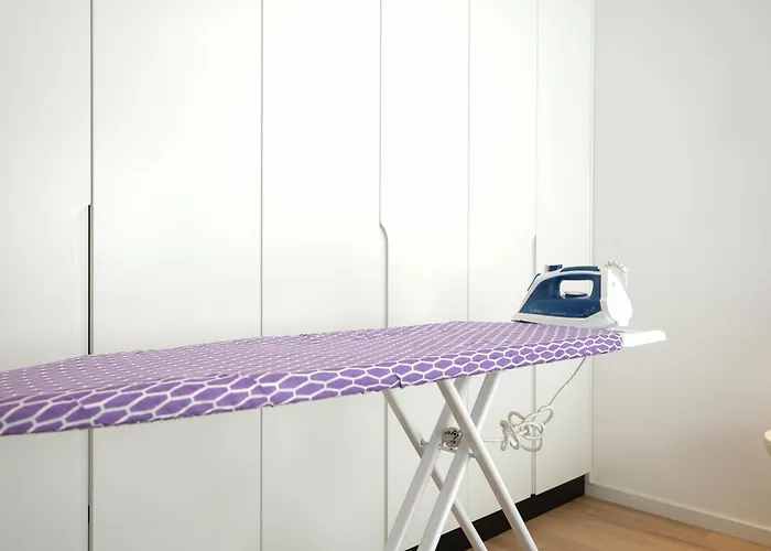 דירה Matisse No25 Luxury 2 Bedrooms With Parking טיראנה