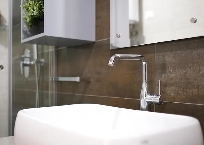 Matisse No25 Luxury 2 Bedrooms With Parking טיראנה