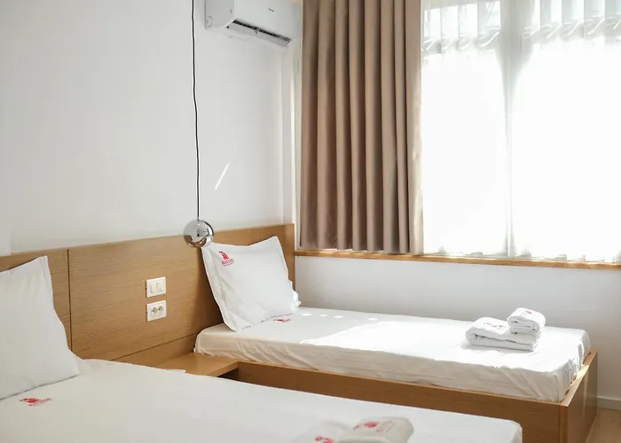 Matisse No25 Luxury 2 Bedrooms With Parking טיראנה