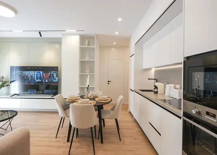 Matisse No25 Luxury 2 Bedrooms With Parking Apartment Tirana